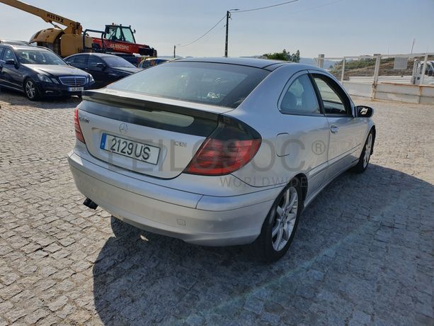 Mercedes-Benz C220 · Ano 2003