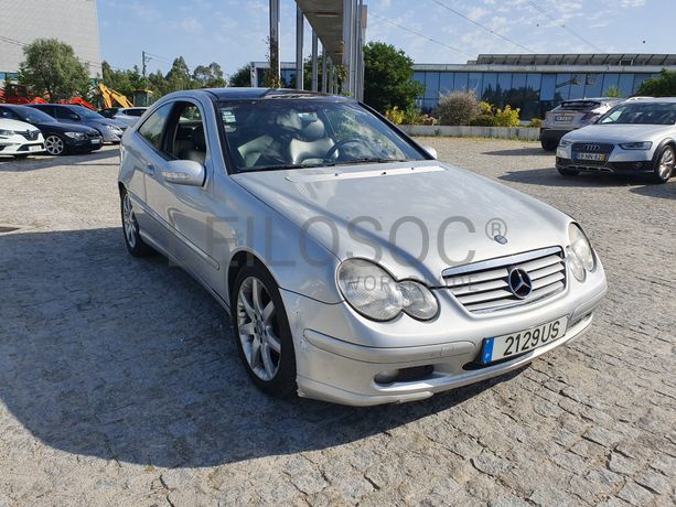 Mercedes-Benz C220 · Ano 2003
