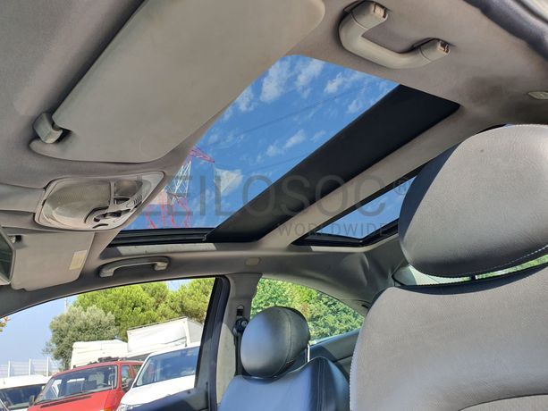 Mercedes-Benz C220 · Ano 2003