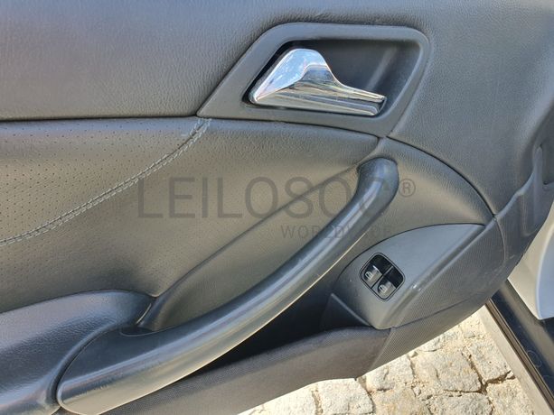 Mercedes-Benz C220 · Ano 2003