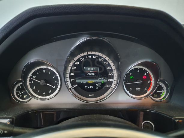 Mercedes-Benz E300 Hybrid · Ano 2012
