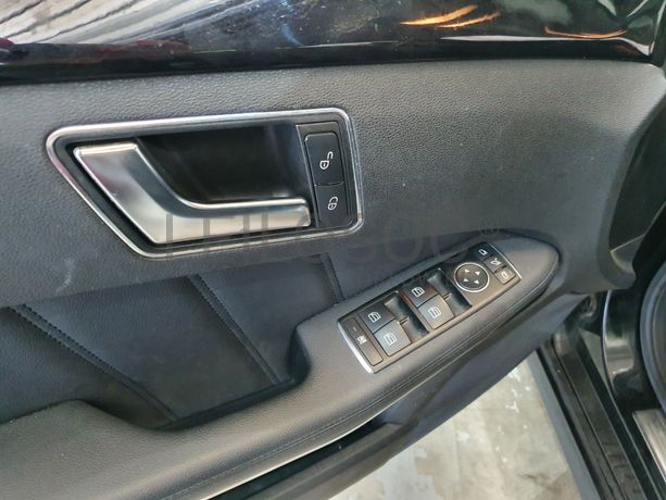 Mercedes-Benz E300 Hybrid · Ano 2012