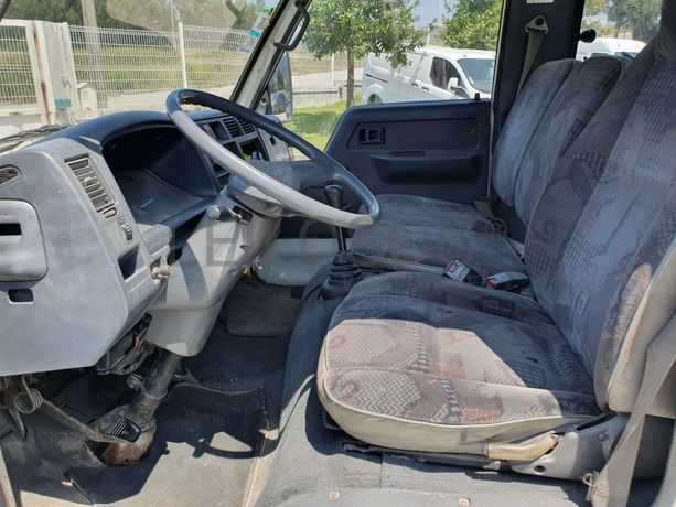 Toyota Dyna 150 · Ano 2001