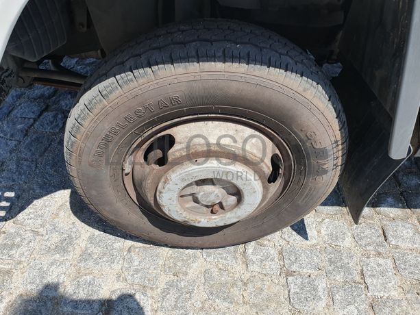 Toyota Dyna 150 · Ano 2001