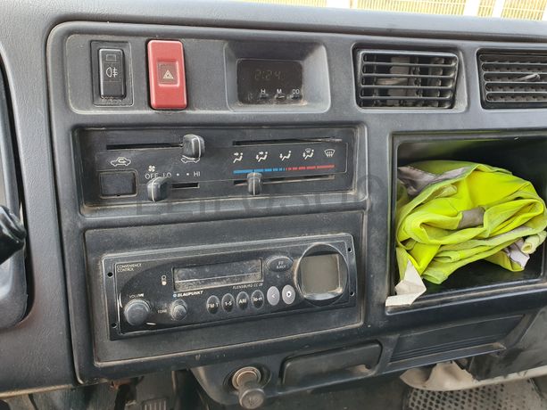 Toyota Dyna 150 · Ano 2001