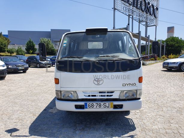 Toyota Dyna 150 · Ano 2001