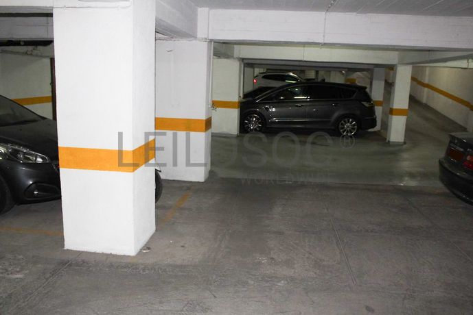 Lugar de Garagem · Lisboa