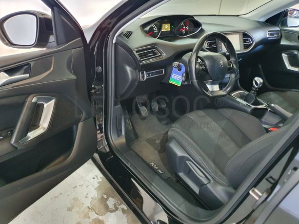 Peugeot 308 · Ano 2015