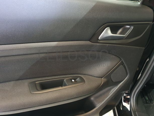 Peugeot 308 · Ano 2015