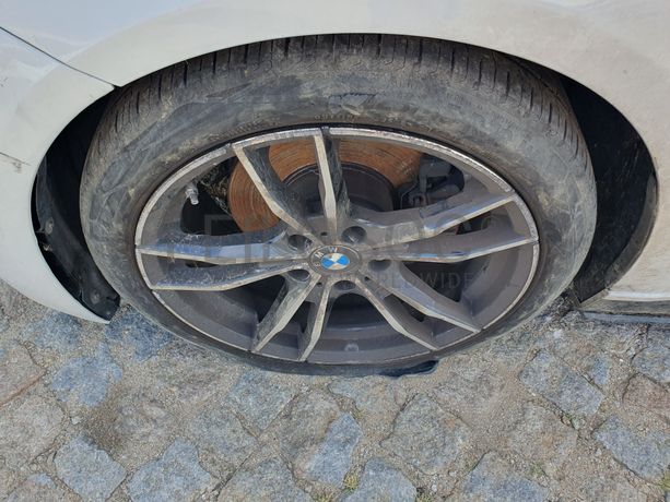 BMW 320D · Ano 2015