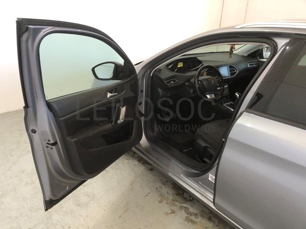 Peugeot 308 · Ano 2017