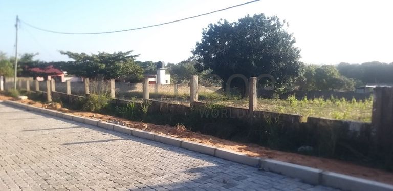 Infraestruturas em terreno