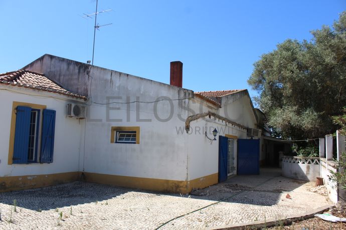 Moradia V3 + Terreno · Beja