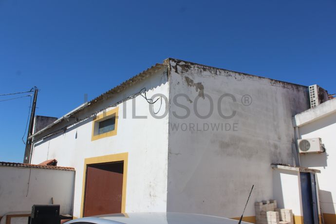 Moradia V3 + Terreno · Beja