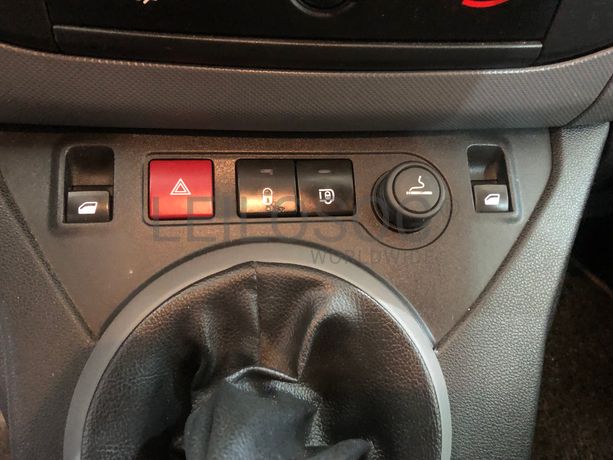 Peugeot Partner · Ano 2017