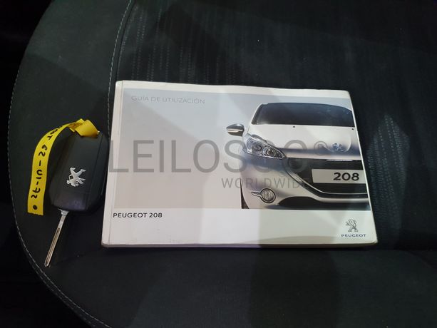 Peugeot 208 · Ano 2013