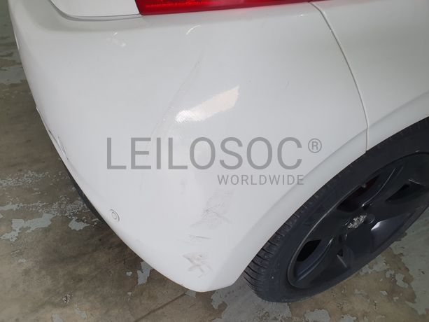 Peugeot 208 · Ano 2013