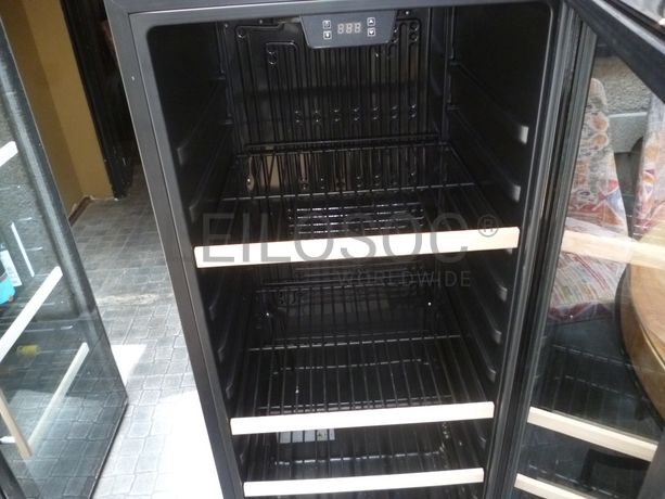 Artigos Decorativos · Expositores · Diversos