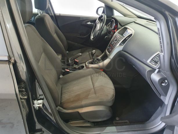 Opel Astra 1.7 CDTI · Ano 2012