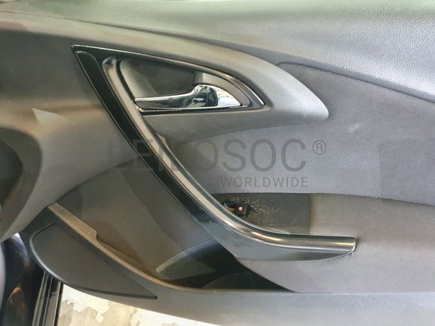 Opel Astra 1.7 CDTI · Ano 2012