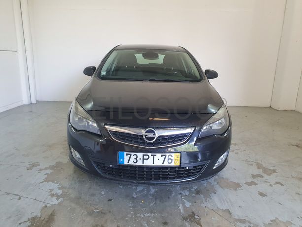 Opel Astra 1.7 CDTI · Ano 2012