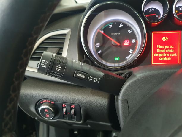 Opel Astra 1.7 CDTI · Ano 2012