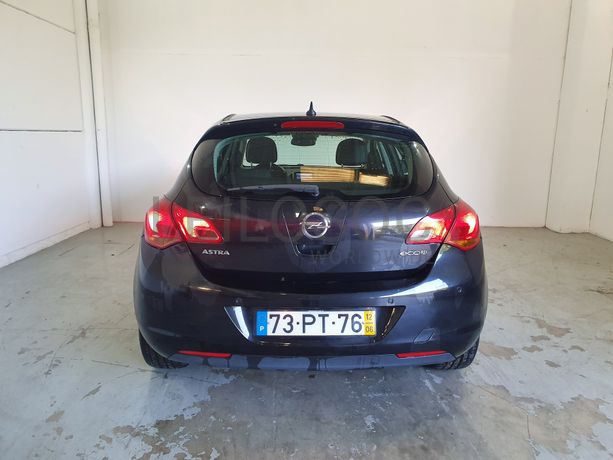 Opel Astra 1.7 CDTI · Ano 2012