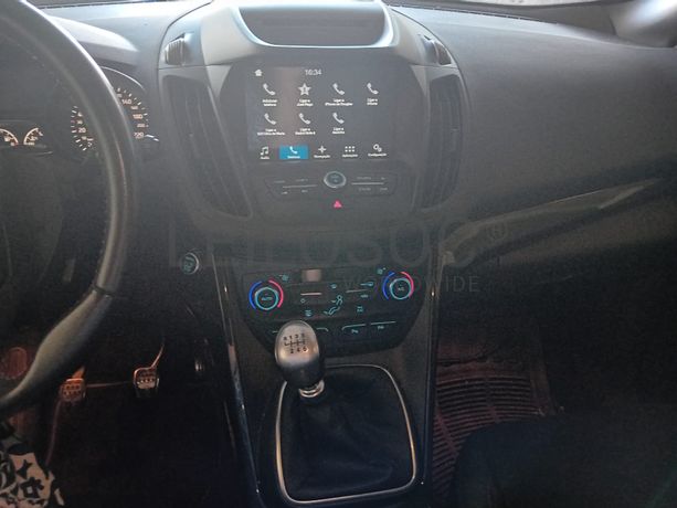 Ford Kuga · Ano 2018