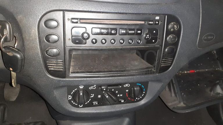 Citroën C3 · Ano 2004