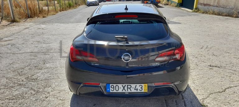 Opel Astra 1.7 CDTI · Ano 2014