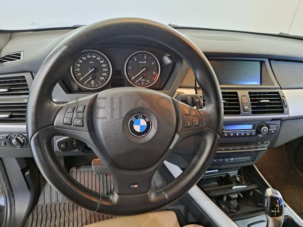 BMW X5 · Ano 2008