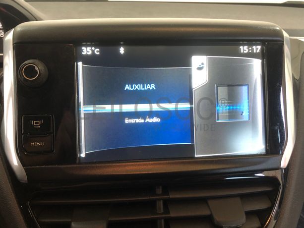 Peugeot 208 · Ano 2013