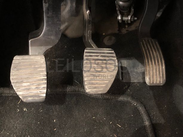 Peugeot 208 · Ano 2013