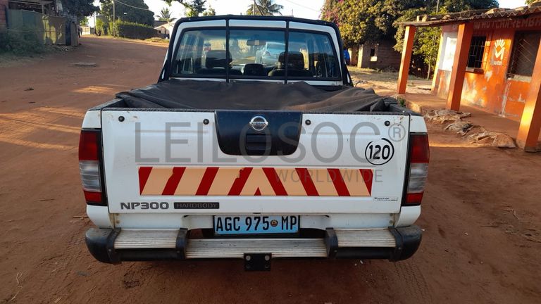 Nissan Hardbody 2.95m