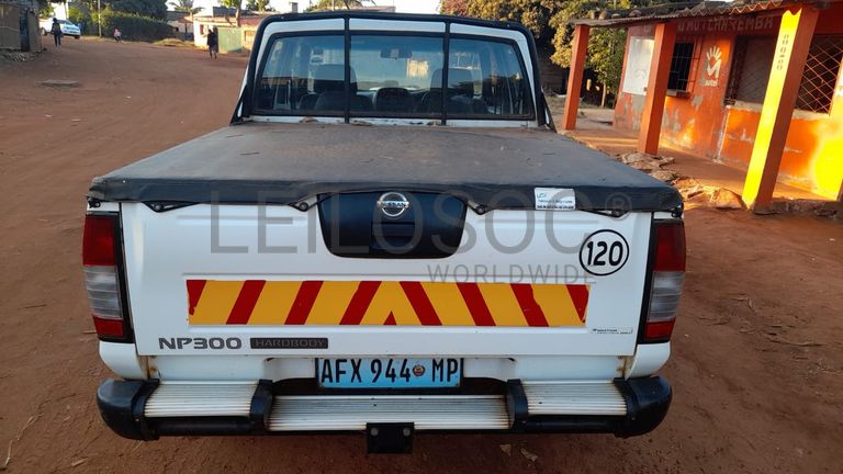 Nissan Hardbody 2.95m