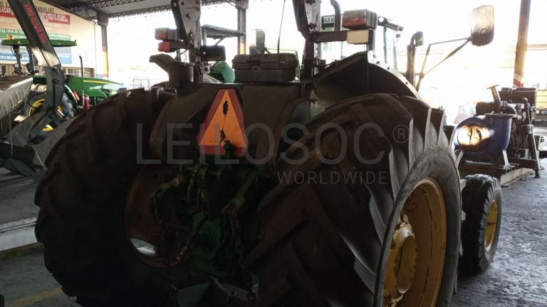 Trator John Deere