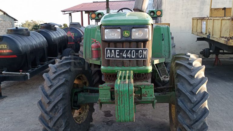 Trator John Deere