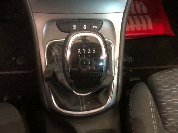 Opel Astra · Ano 2019