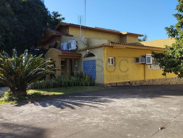 Moradia duplex T4 equipada