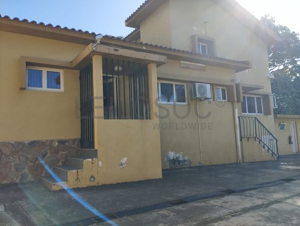 Moradia duplex T4 equipada