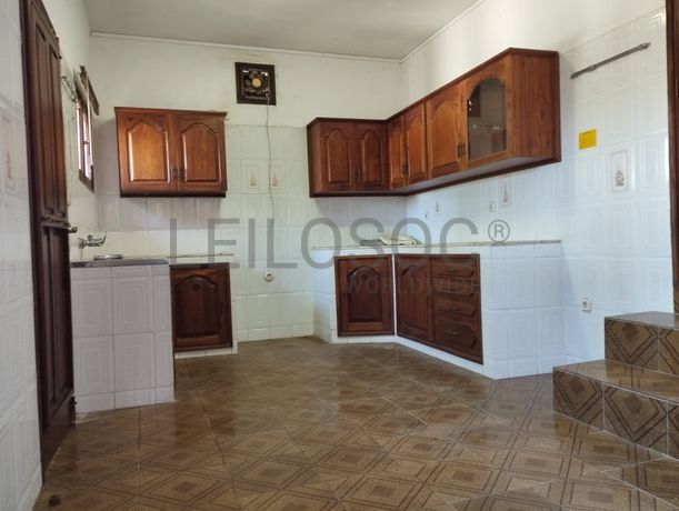 Moradia duplex T4 equipada