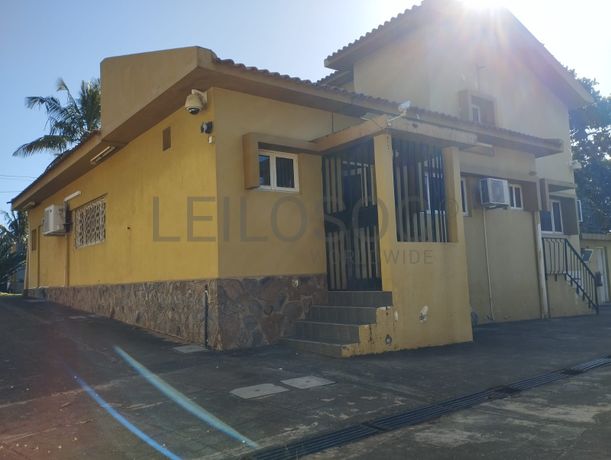 Moradia duplex T4 equipada