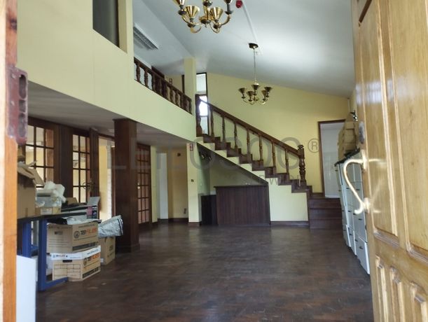 Moradia duplex T4 equipada