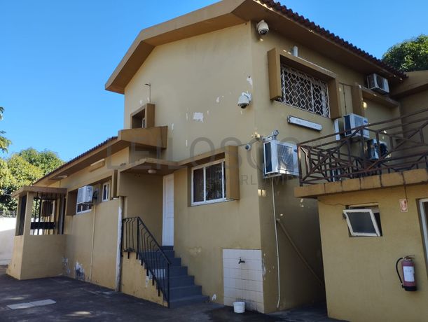 Moradia duplex T4 equipada