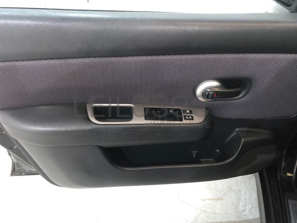 Nissan Tiida · Ano 2008