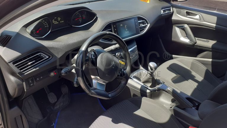 Peugeot 308 · Ano 2015