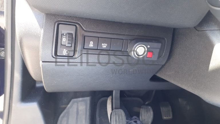 Peugeot 308 · Ano 2015