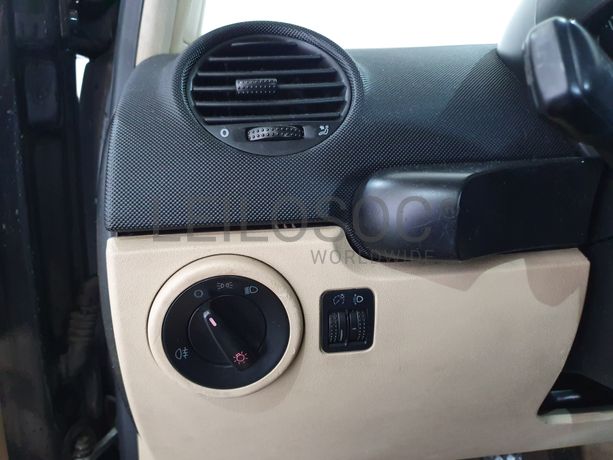 Volkswagen New Beetle · Ano 2005