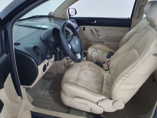 Volkswagen New Beetle · Ano 2005