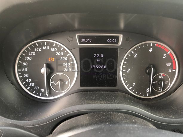 Mercedes-Benz Class B · Ano 2013